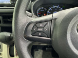 ステアリングスイッチ装備!運転しながら手元でオーディオの操作などができます。