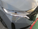 LEDヘッドランプ・・・ハロゲンランプに比べて非常に明るいので、夜間走行時の視認性がアップします。
