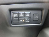 衝突軽減ブレーキなどの安全装備もしっかりと装備されております!リアパワーゲートもついてます!