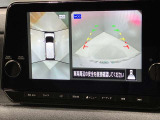 【アラウンドビューモニター】車を上から見下ろしているかのような映像で周囲の状況がひと目で確認、狭い駐車場に駐車するときも安心です♪