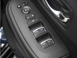 ◆パワーウィンドウスイッチ◆運転席から全席の窓の開閉操作を行うことが出来いつでも換気ができます!