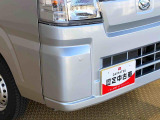 死角になりやすい左右方向の障害物をブザーで知らせてくれるコーナーセンサー搭載