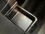 品質へのこだわり!フロアマットやシートなど車内をキレイに清掃し、ニオイや汚れなどを徹底的にクリーニングしてもらっております。室内はピカピカです☆