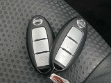 【スマートキー】スペアキーもございます。鍵の差し込み不要なのでとても便利ですね。