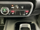 運転席/助手席シートヒーターで寒い日もすぐに温かくなり快適に過ごせます。2段階の温度調整が可能です