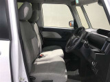 見通しのよいすっきりとした視界で、誰でも運転しやすいです。運転のしやすさは疲れにくさにも繋がりますよ♪