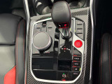 iDriveコントローラー♪前方から視界をそらさずに、ナビを直感的に操作。