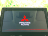 ナビゲーションとオーディオを備え、目的地の確認から音楽の再生まで車内で利用できます。画面上の案内に沿って操作しやすく、初めての場所へのお出かけや日々の移動をサポートする装備です。