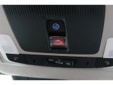 緊急通報ボタンが装備されています。ホンダコネクト対応。ご利用には、Honda Total Care プレミアムのご加入が必要です。