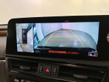 駐車時は、ガイドラインによりスムーズな駐車をサポートしてくれます。