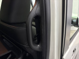 グリップがついてるのでどなたでも乗り降りしやすくなっております。