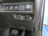 ETC車載器付きです。高速道路の料金所もスムーズに通過できます。※セットアップ費用は別途必要です。