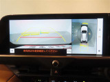 バック時の運転をサポートするバックガイドモニター&パノラミックビューモニター