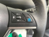 【プロパイロット】高速道路でお使い頂ける自動の運転技術です!アクセル・ブレーキ・ハンドルの操作を自動で判断し、車間距離や走行位置を保ちます!