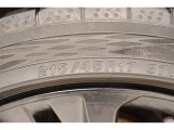 215/45R17    装着タイヤサイズです。 夏タイヤもスタッドレスタイヤの事も、トヨタモビリティ石川にご相談くださいませ