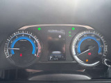 多機能なスピードメーターで運転支援システムの設定も可能です。