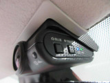 ドライブレコーダー☆いくら安全運転をしていても、事故に巻き込まれることもあります。万が一のときに証拠として使えるドライブレコーダー純正オプションで付いてます。
