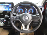 運転が楽しくなる明るく開放的な運転席まわりです。