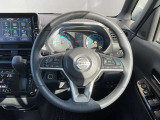 周囲が広く見わたせて運転しやすく室内も広々★