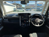 【運転席・インパネまわり】ハンドル・シート・フロアーなど隅々までプロによるクリーニング済み☆彡キレイな車内でドライブが一層快適にお楽しみいただけます!!