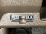 ハンドルの左下にETCがついています。高速道路の料金所の通過も楽々です。カードの取り出しもしやすい場所についています。