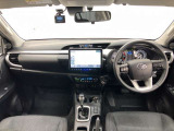 シンプルながら機能性あふれる運転席廻りです。視界性もよく、運転しやすいですよ。