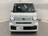 車の個性が現れるフロントデザイン。バランスの取れたフォルムは飽きが来ず、毎日のドライブを誇らしい気持ちにさせてくれる美しさです