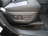 【パワーシート】電動なので、きめ細かい調整ができます!自分自身の運転姿勢に合わせた、適切なドライビングポジションが確保できます♪