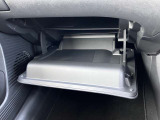 車検証などを保管するグローブボックス