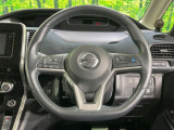 純正革巻きステアリング】上質な革を使用することで、手にしっかり馴染みとても運転しやすいハンドルです♪