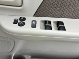[電動格納ミラー&パワーウィンドースイッチ]室内から窓の操作もミラーの開閉も出来ますよ☆