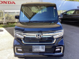 お客様に安全で快適なカーライフをお送りいただくために、中古車にも高いレベルの品質基準を設け、その基準に従って、全ての中古車について納車前整備を実施しています。