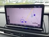 11.4インチインターナビ付きです!!目的地までの適切なルート案内や、お天気、お得なイベント案内などを受け取って頂けます!!