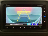 バックでの車庫入れも安心です! リアカメラが付いているバックモニター付のナビを装備しております。操作線もついており距離感も画面から確認できます。