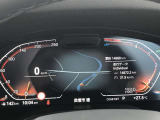 『運転』に対するBMWのこだわりはメーターパネルにも表れております。視野性の良いメーターパネルは疲労感の軽減と、運転の楽しさをもたらしてくれます。