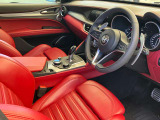八光AUTO MOTIVEの強みはサポート力です。これまで培ってきた経験と技術力、スピードを生かして、お客様ひとりひとりを八光AUTO MOTIVE全店でサポートさせて頂きます。