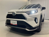 LEDヘッドライトです。デザイン性がよくとても明るいので、夜間の走行や悪天候でも安心です。しかも長寿命!