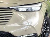 【シーケンシャルターンランプ付きLEDヘッドライト】人気の『流れるウィンカー』付きのLEDヘッドライトを装備♪高級感はもちろん、点灯時は存在感たっぷりで他車からも認識されやすく安心です。