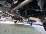 中古車という商品の特性上、下回りのサビやキズはございます。