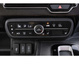 運転席シートヒーター、助手席シートヒーター、オートエアコン