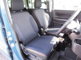 【内装】ハスラーの車内です♪もちろん、フロアマットもついてますよ〜!