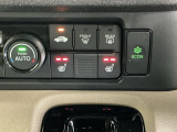 運転席/助手席シートヒーターで寒い日もすぐに温かくなり快適に過ごせます。2段階の温度調整が可能です