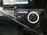 「AUTO」スイッチで車内の温度を一定に保ってくれるオートエアコン 快適装備の代名詞 もちろんマニュアル操作も可能ですよ