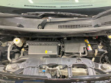 エンジンルームもクリーニング済みできれいですよ。日産の整備士がしっかりと丁寧に点検していますので安心してお乗りいただけます
