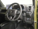 運転席の様子です。見通しの良いすっきりとした内装で運転しやすい空間となっております!