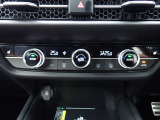 ◆【ドライブレコーダー】映像・音声などを記録する自動車用の装置です。もしもの事故の際の記録はもちろん、旅行の際の思い出としてドライブの映像を楽しむことができます。