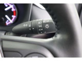 周りが暗くなるとライトを点灯させる【オートライト】つきです♪高速道路の走行時にはトンネルで自動点灯しますので、とっても便利ですよ♪