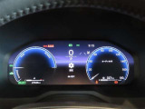 とっても見やすいメーターです。夜間時はラグジュアリーな気分にさせてくれる照明が魅力ですので、夜のドライブも楽しみになりますよ♪