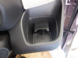 運転席の近くにドリンクホルダーがあるのでとても便利です。