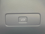 【パワーバックドア】スマートキーや運転席のボタンを押すだけでリアゲートが自動で開閉します!荷物を持っている時や、高い位置にあるバックドアを閉める際に便利な機能です。